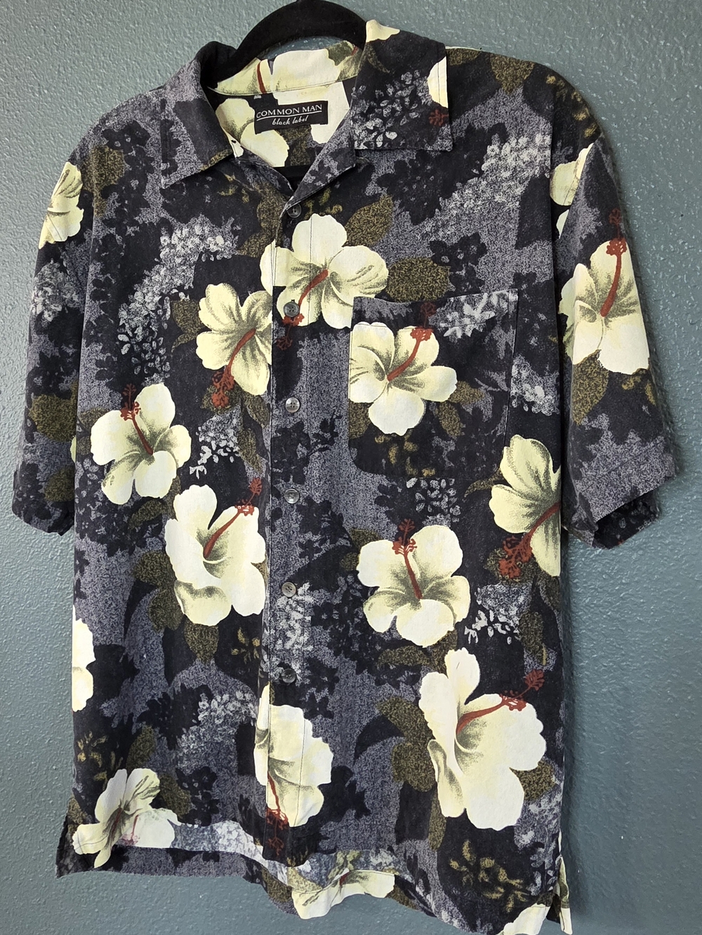 Common Man Black Label Men's 100% Silk Hawaiian Shirt - Black Hibiscus Floral - Picture 3 of 7